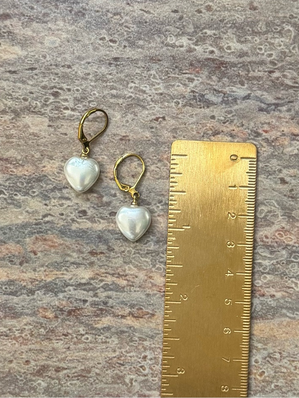 NWOT Tuckernuck Faux Pearl Heart Earrings - Picture 4 of 5